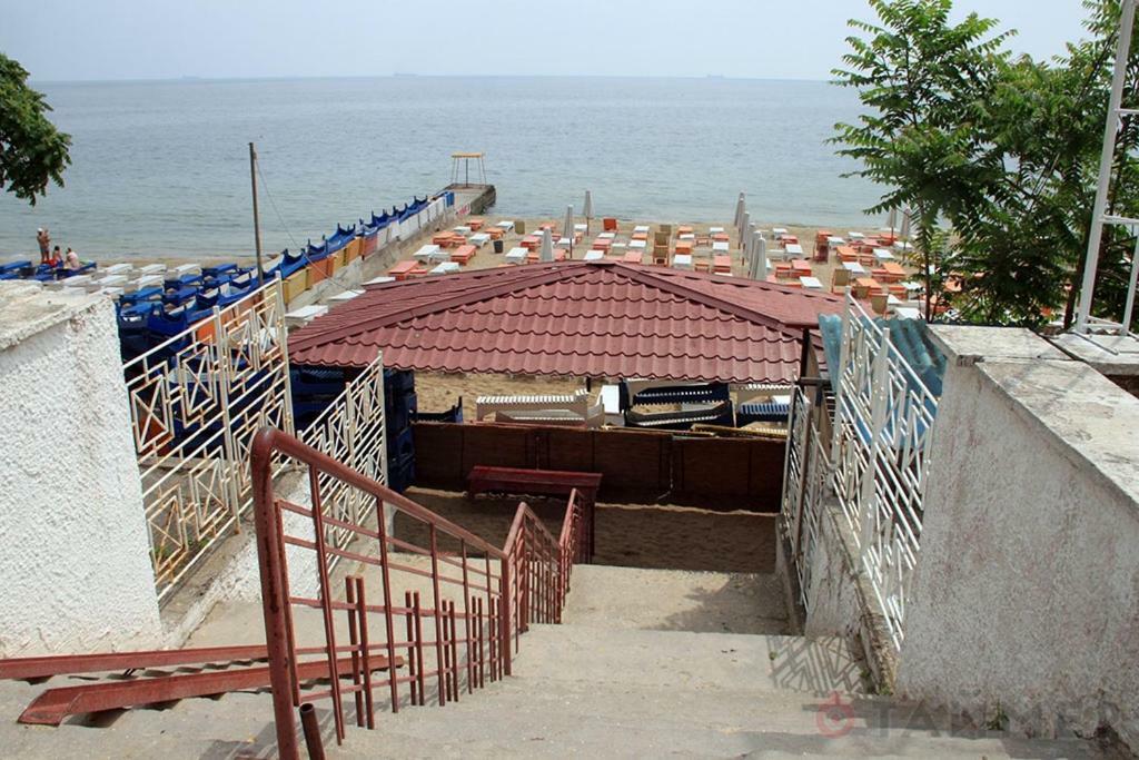 Студия С Двориком В Отраде 오데사 외부 사진